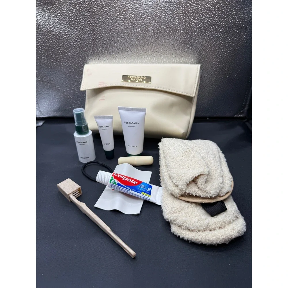 FERRAGAMO Amenity Kit Pouch Turkish Airlines Unisex Cream Red Marks OS